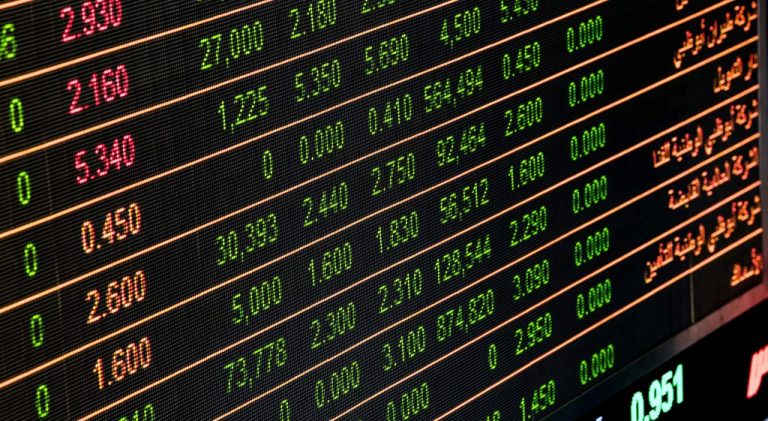 Approaches to Reducing Investment Risks through Diversification
